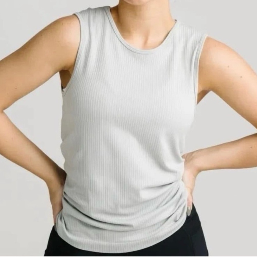ZYIA Parallel Women's Sleeveless Ribbed Tank Top in Light Gray